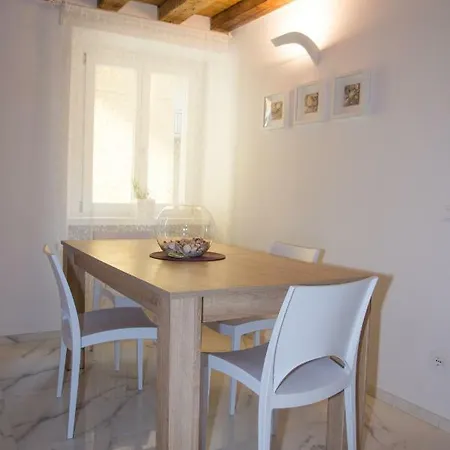 Residenza Romantica Apartment
